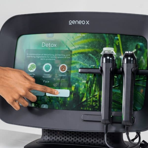 76 Geneo X Facial Machine Close Up of Screen Showing Detox Treatment